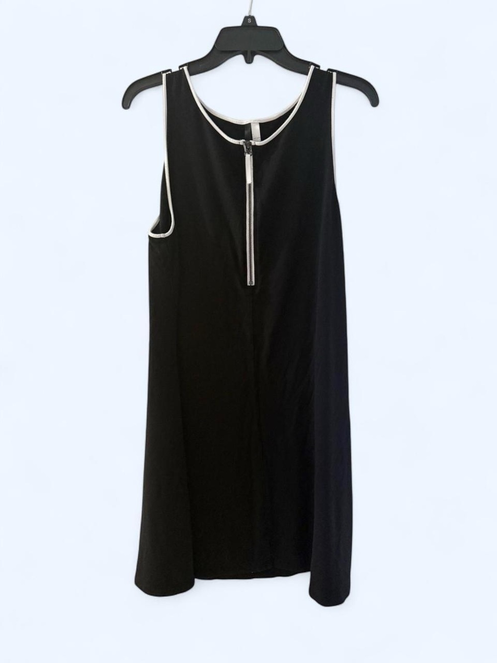 Black Sleeveless Zip-Front Dress - Classic Minimalist
